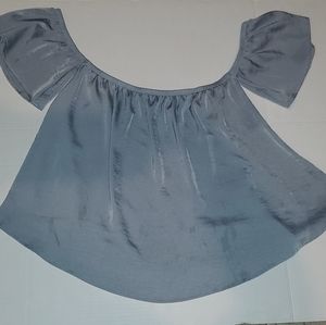 American Eagle top gray